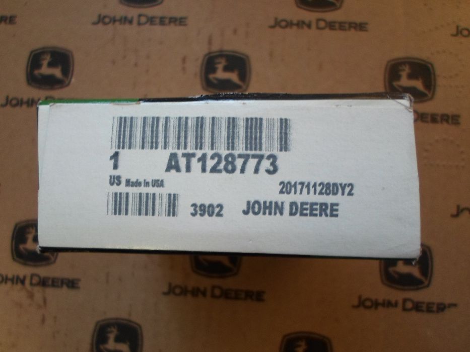 Tuleja samonastawna John Deere AT128773