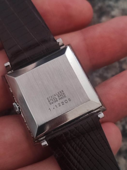 Relógio Titan 17 jóias