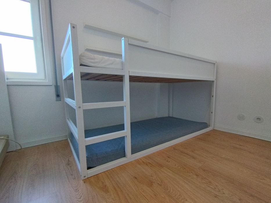 Cama reversível Kura