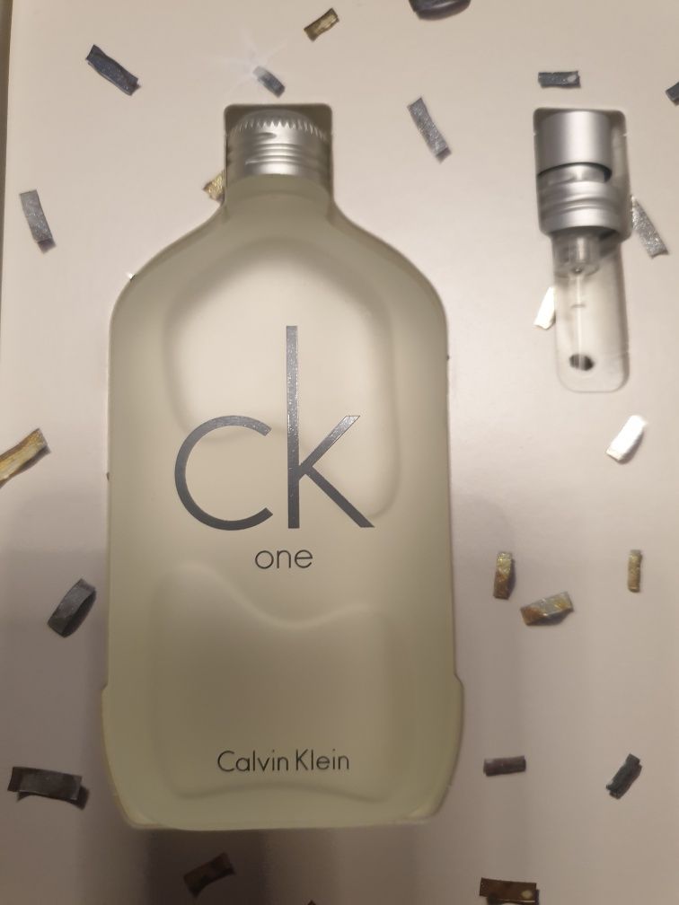 Calvin Klein CK One woda toaletowa spray 50ml + żel pod prysznic 100ml