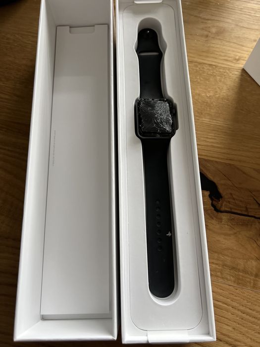 Iwatch 3 series uszkodzony