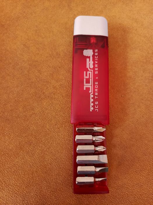 Zestaw końcówek śrubokręta z latarką