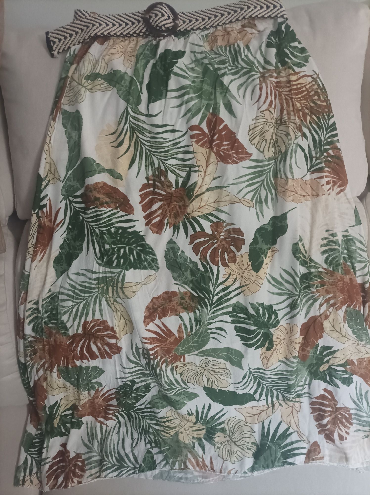 Saia em tecido estampado