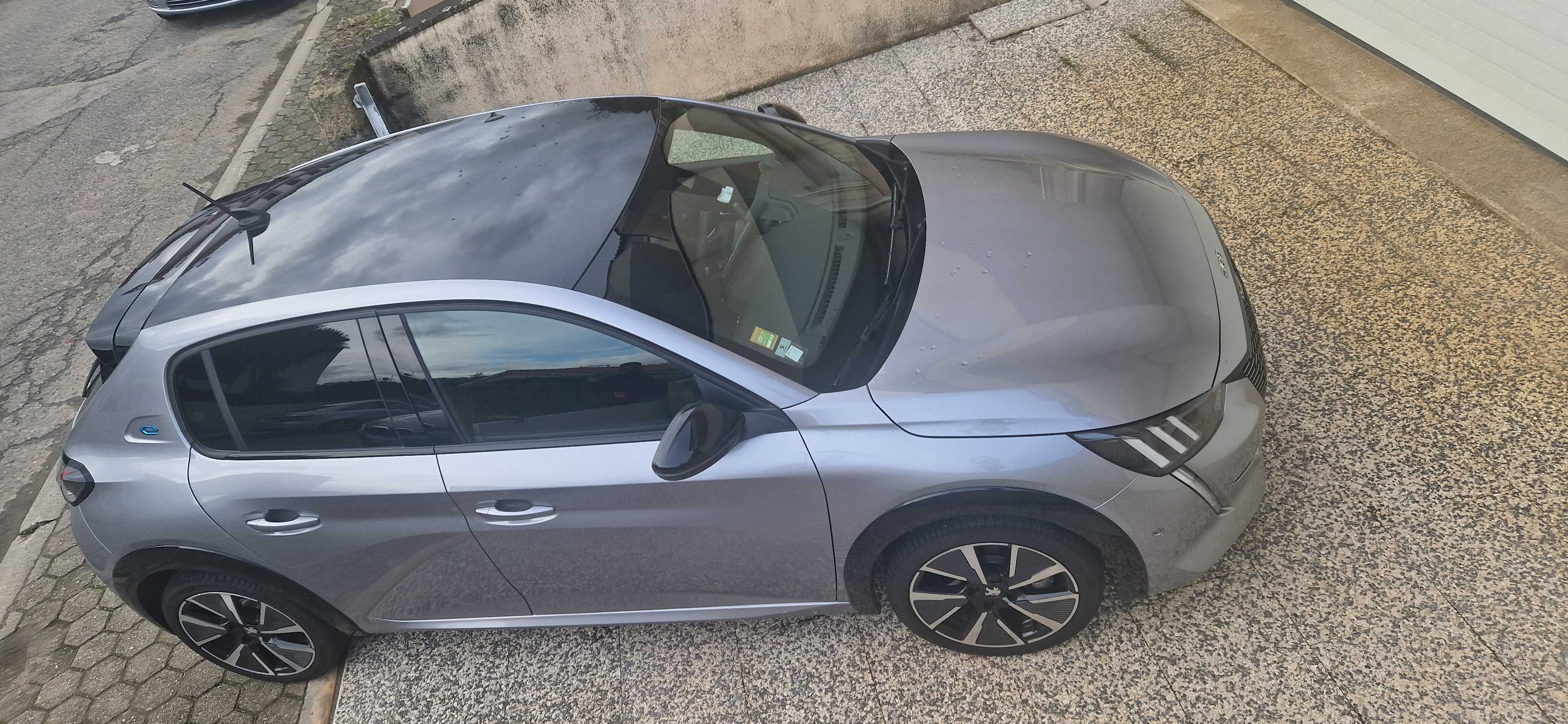 Peugeot E-208 GT