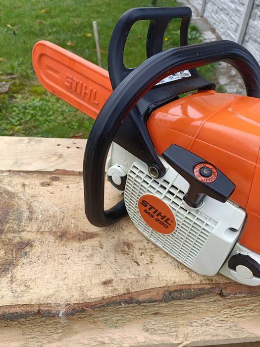 Sprzedam piłę spalinową Stihl MS 290
