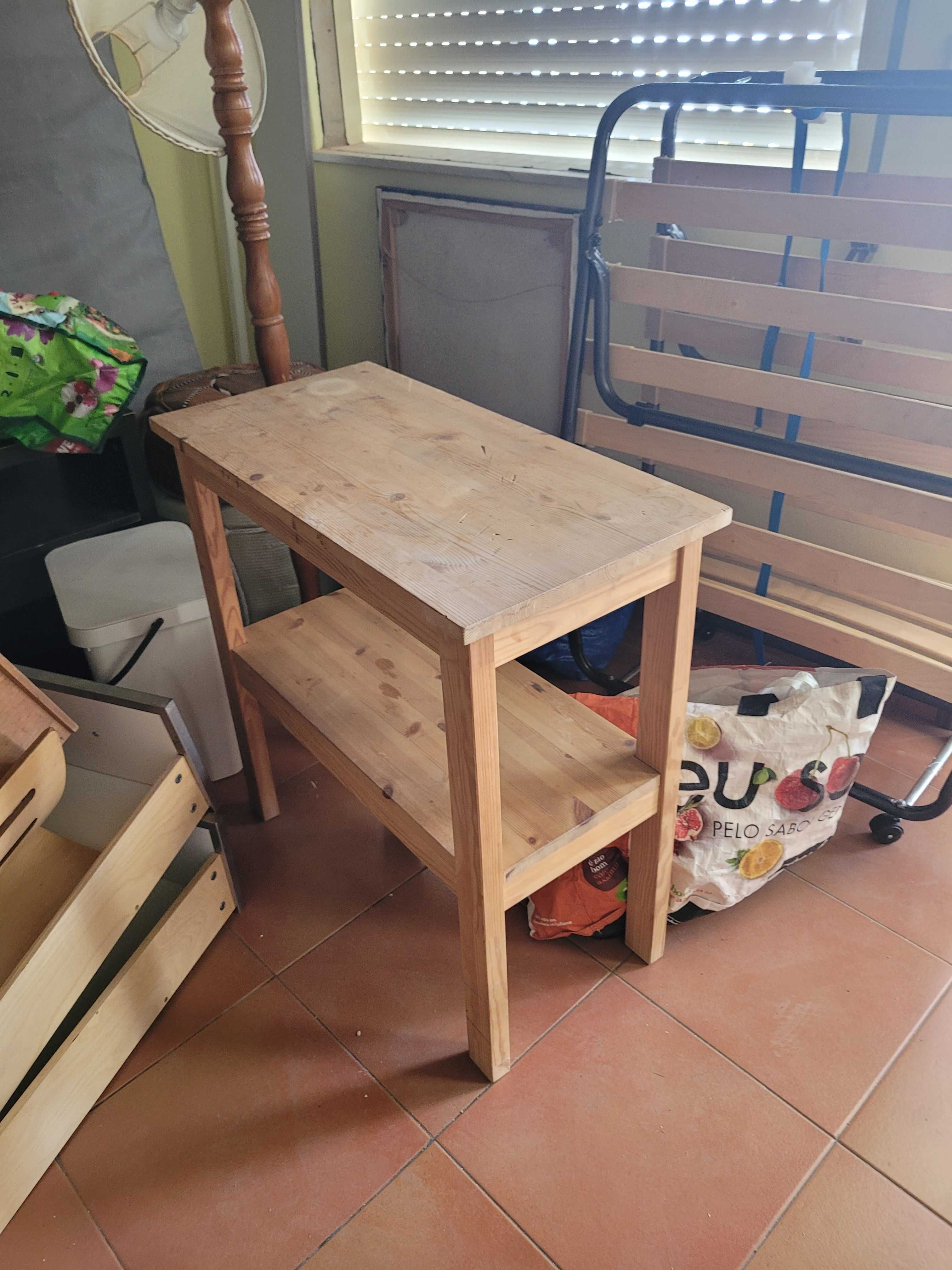 Mesa madeira maciça pequena