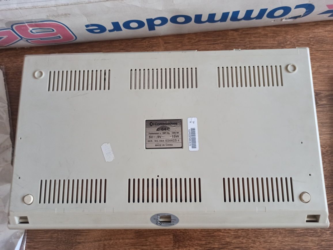 Commodore 64 pudełko styropian