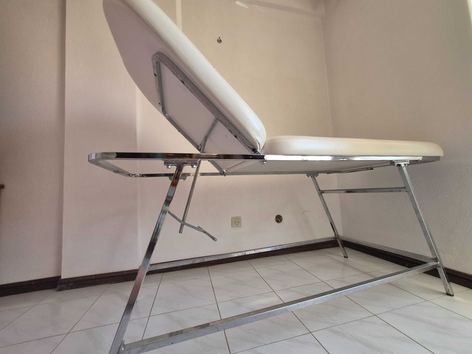 Mesa de massagem profissional branca