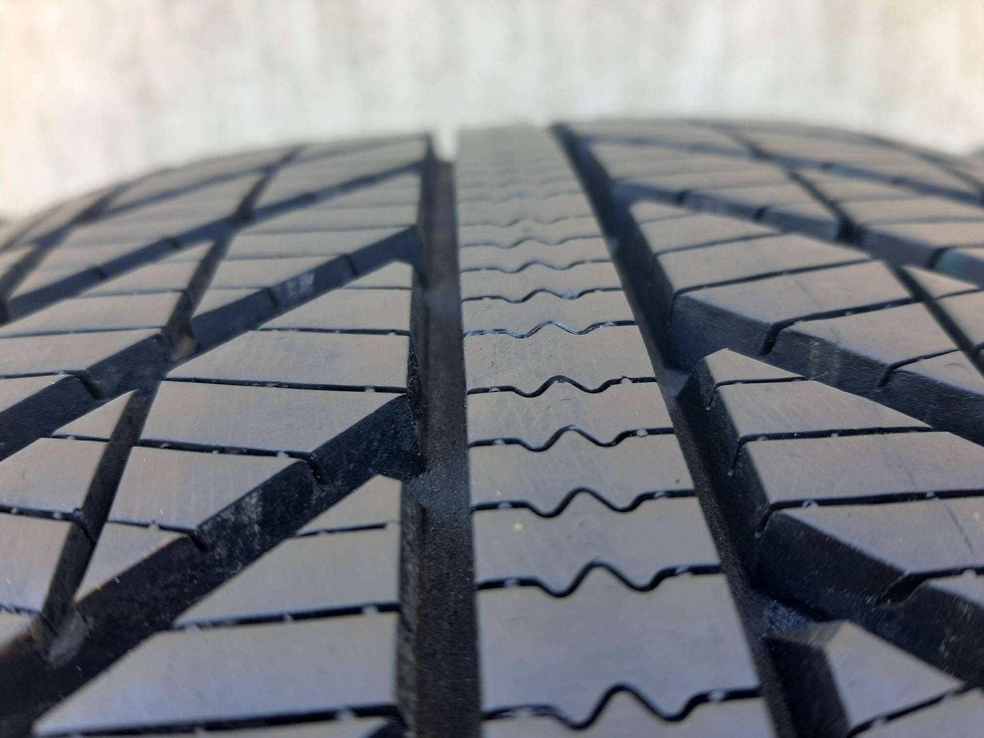 4x Opony zimowe 205/55/16 GoodYear Vector4Sasons/ 7mm / 2018r