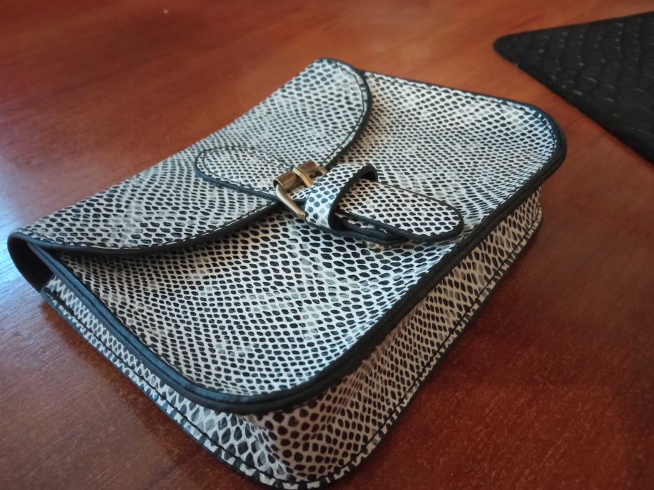 Сумочка на пояс женская.