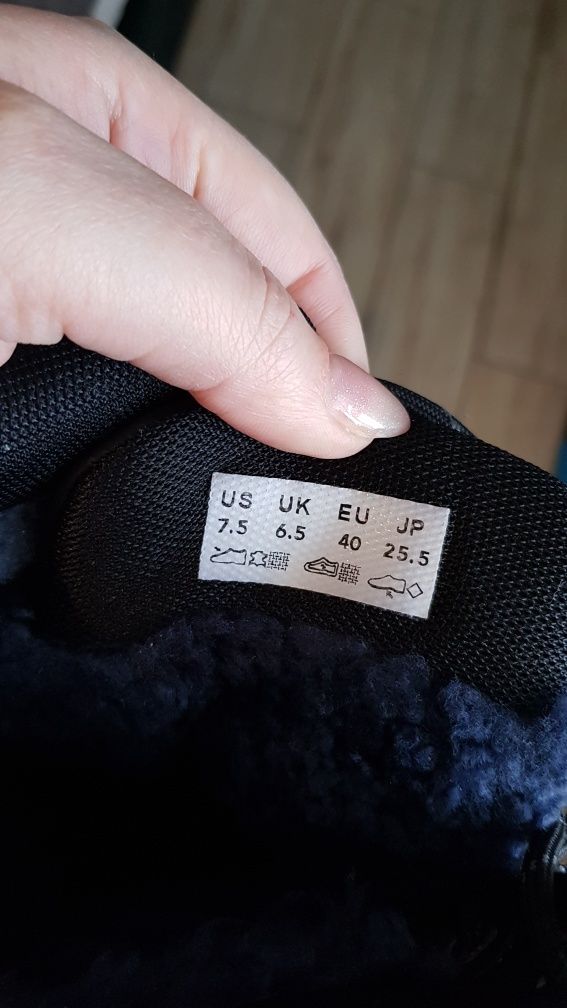 Skórzane czarne śniegowcy górskie, opis N85