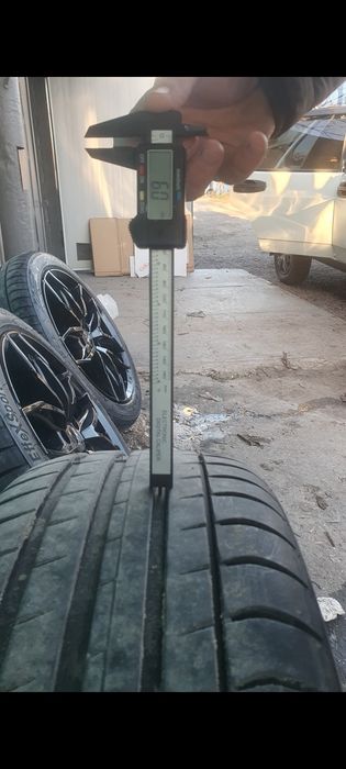 Продам диски Rial 18r с резиной и датчиками давления шин