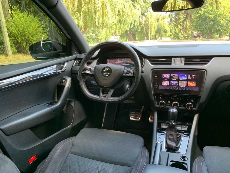 Skoda Octavia RS 2.0 TSI 2018 года.