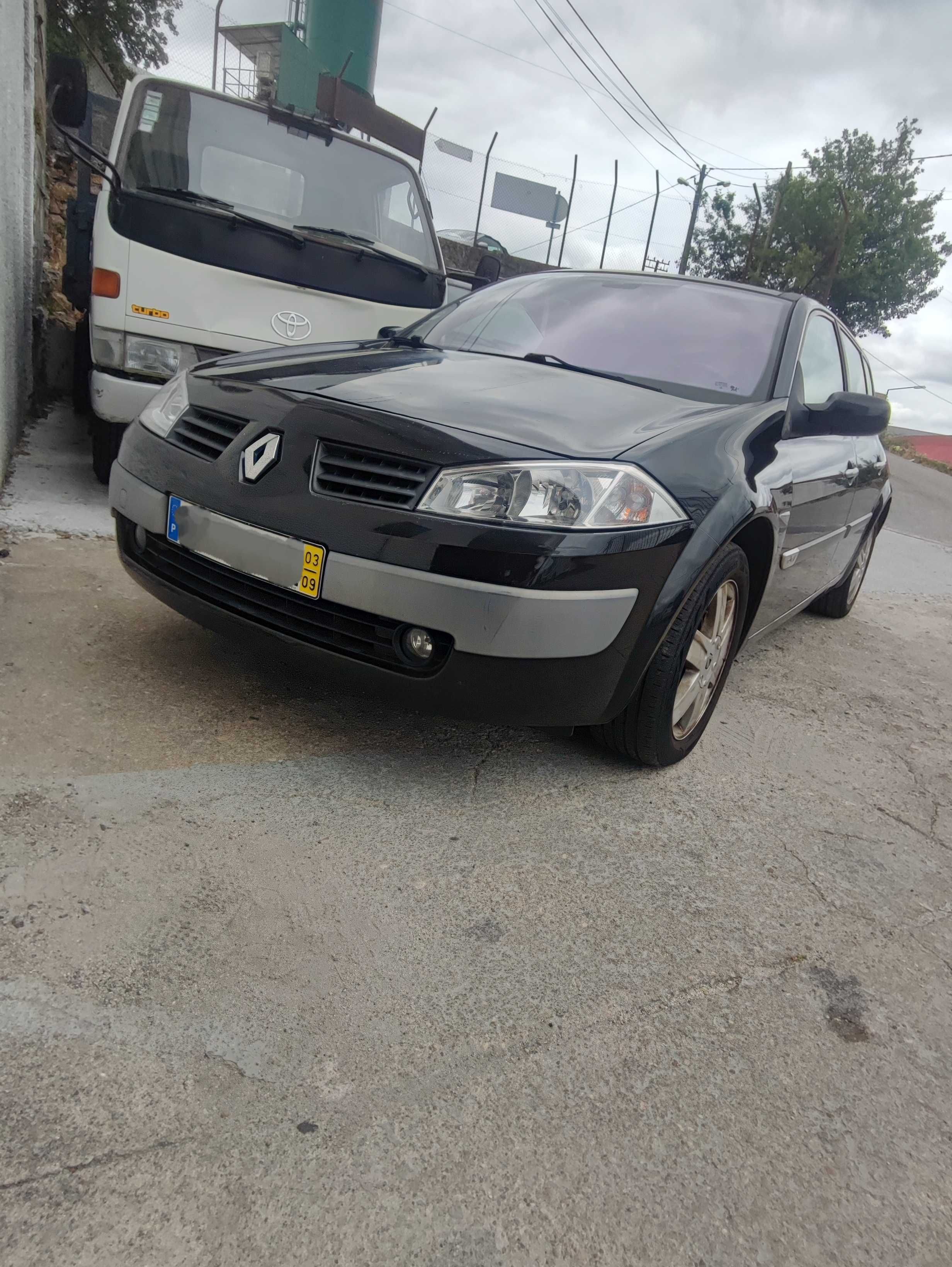 Megane 1..5 gasoleo , aceito troca por moto
