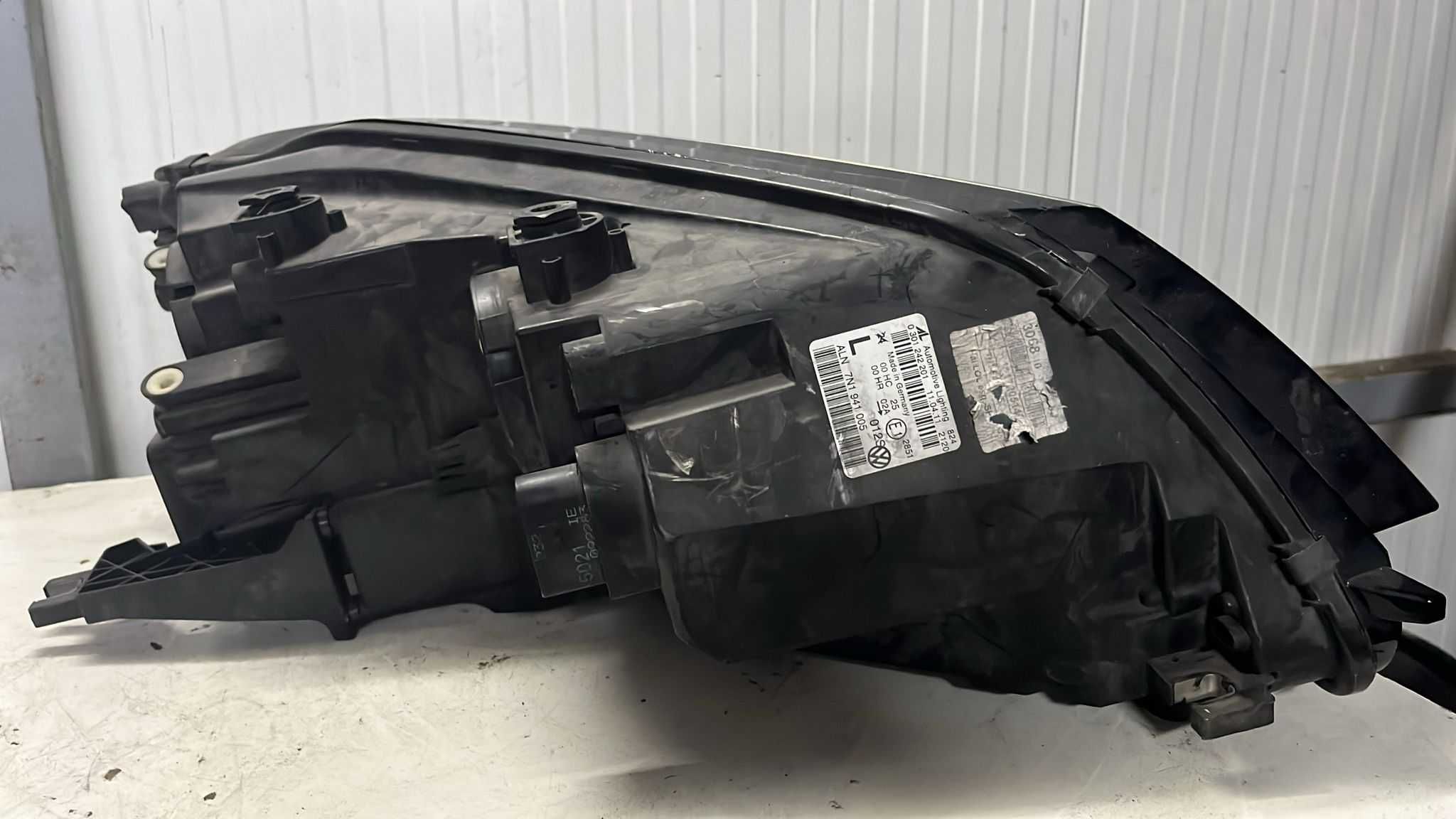 Farol Esquerdo VOLKSWAGEN SHARAN (7N1, 7N2) | 10 -