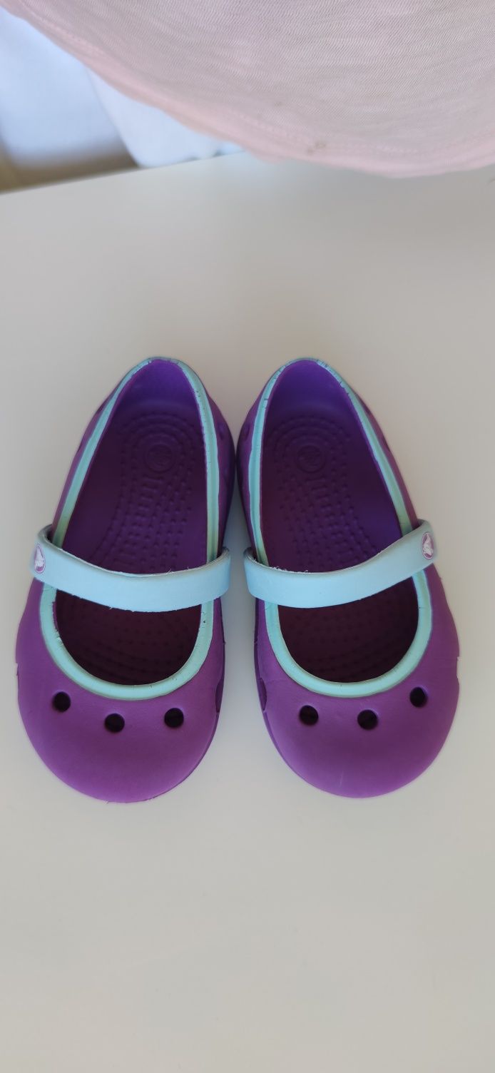 Crocs C5 menina. Like new