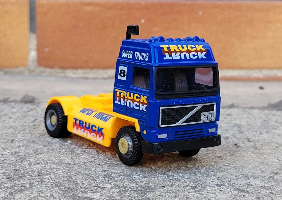 Wyścigowa Volvo FH16 Truck nowy pudełko 1:55 kolekcja model Ciężarowka