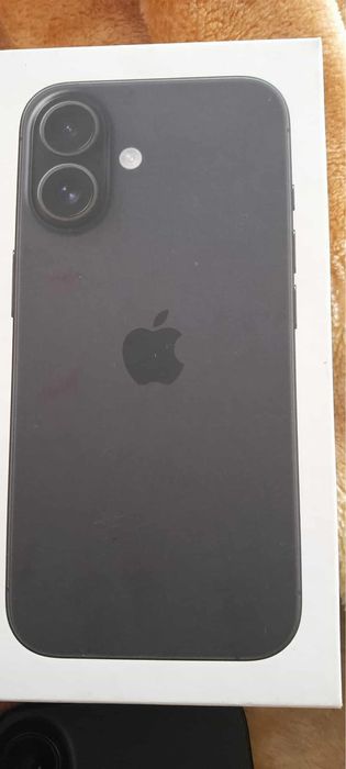 iPhone 16 — stan bardzo dobry, bateria 100%, pudełko + instrukcja