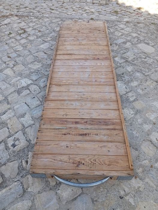 Antigos tabuleiros de pão