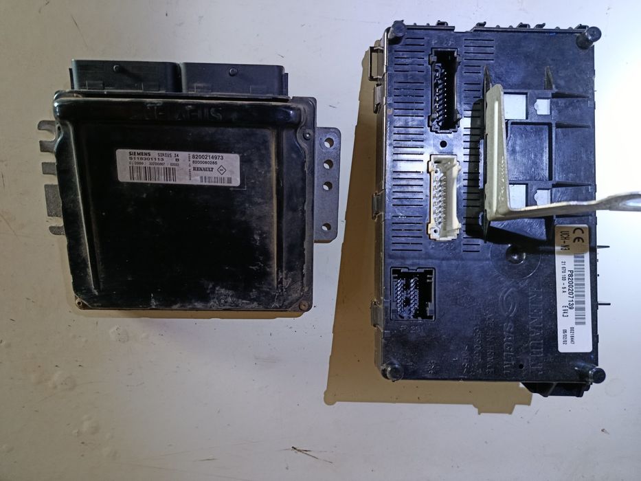 Sterownik Silnika oraz Moduł UCH Renault Clio 2 II 1.6 Benzyna