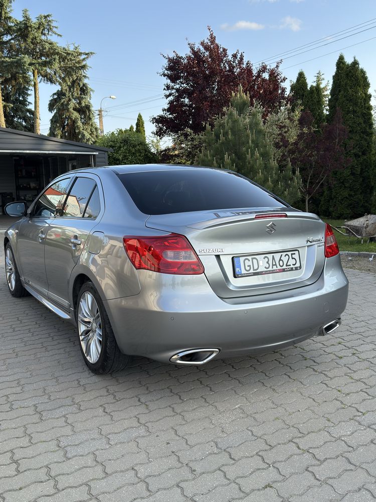 Suzuki Kizashi 4x4 automat CVT 2010r
