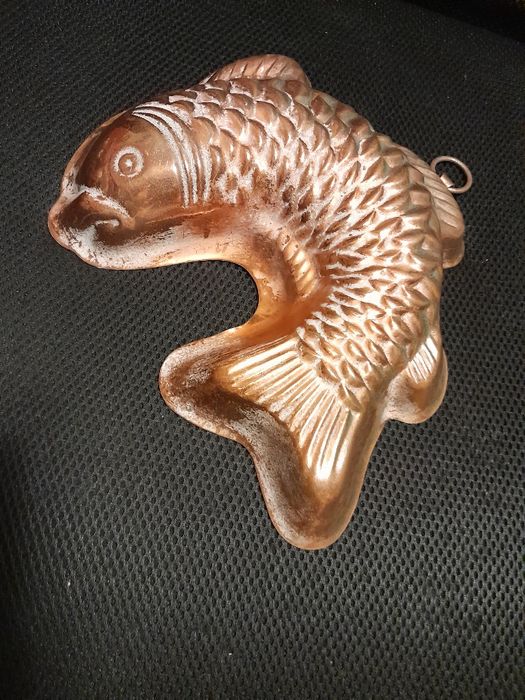 Forma w kształcie ryby do wypieków. Jest Zawieszka.