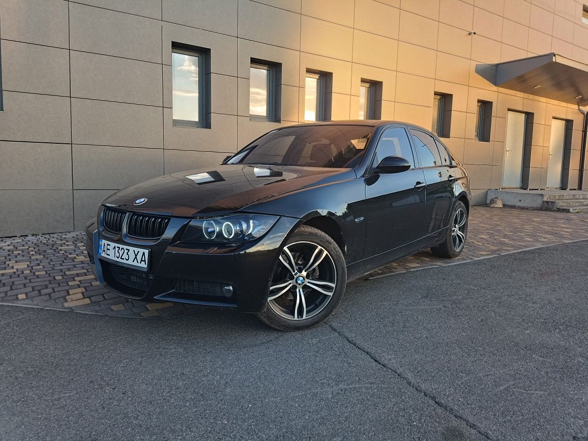 BMW e90 Автомат в хорошем состоянии!!!