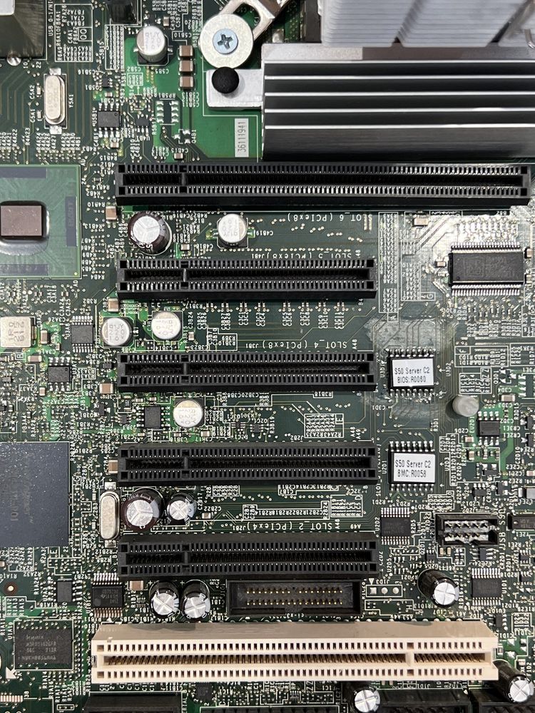 Материнська плата (серверна) + 2 intel xeon x5670 все робоче