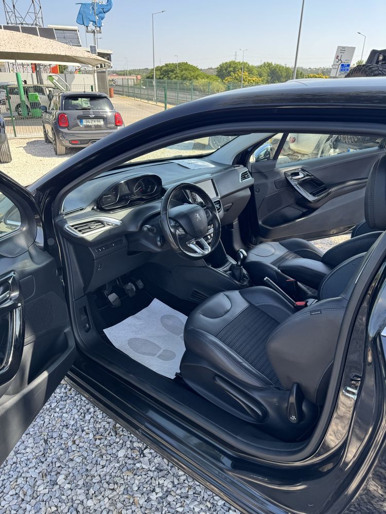 Peugeot 208 3Portas 1.2 PureTech Allure 103mil km Abril 2015