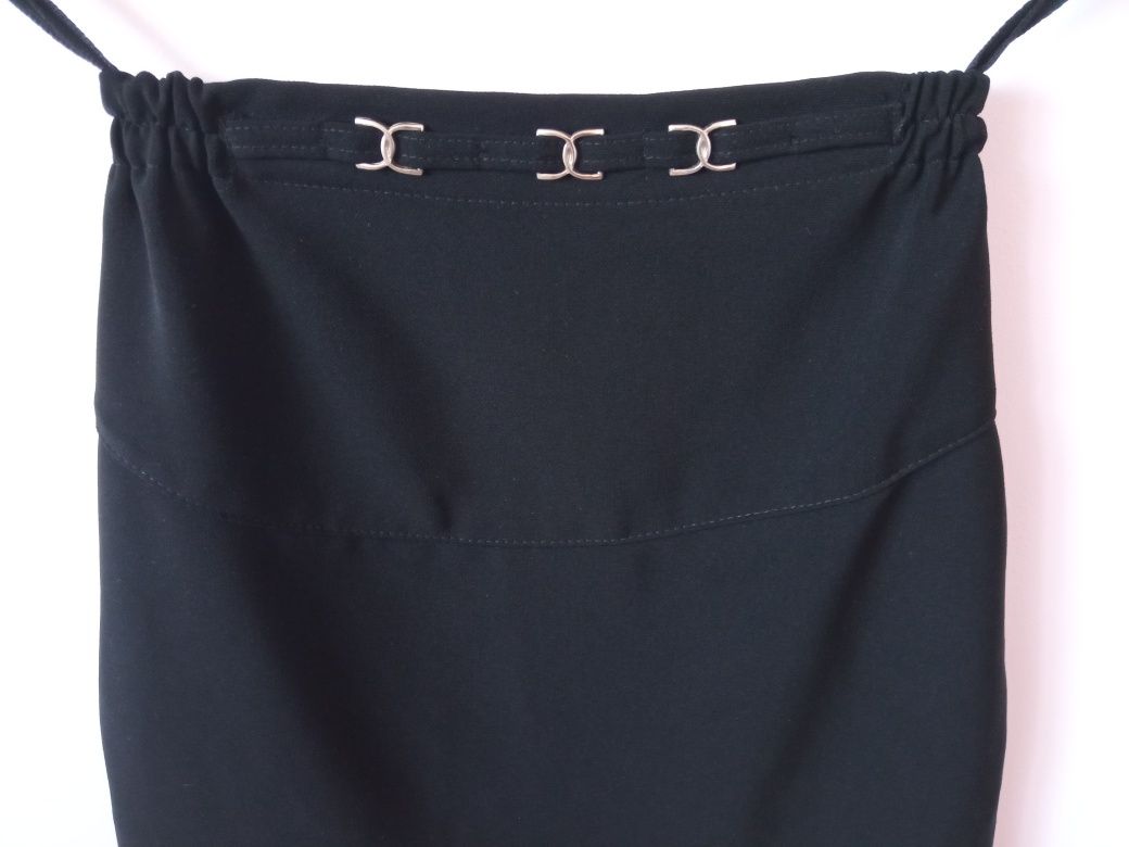 Galowa spódniczka dla dziewczynki czarna na 128cm