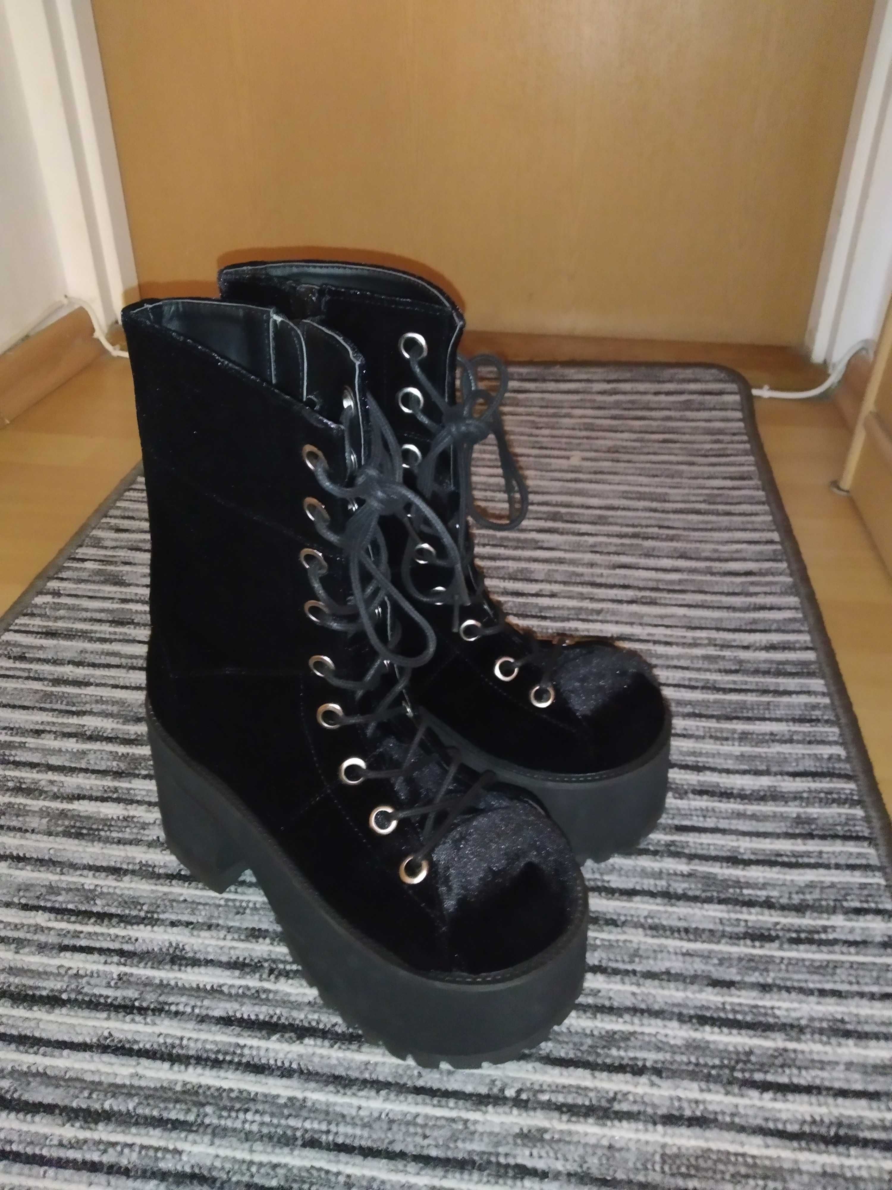 Buty gotyckie goth Demonia Ranger-301 czarne welurowe założone raz