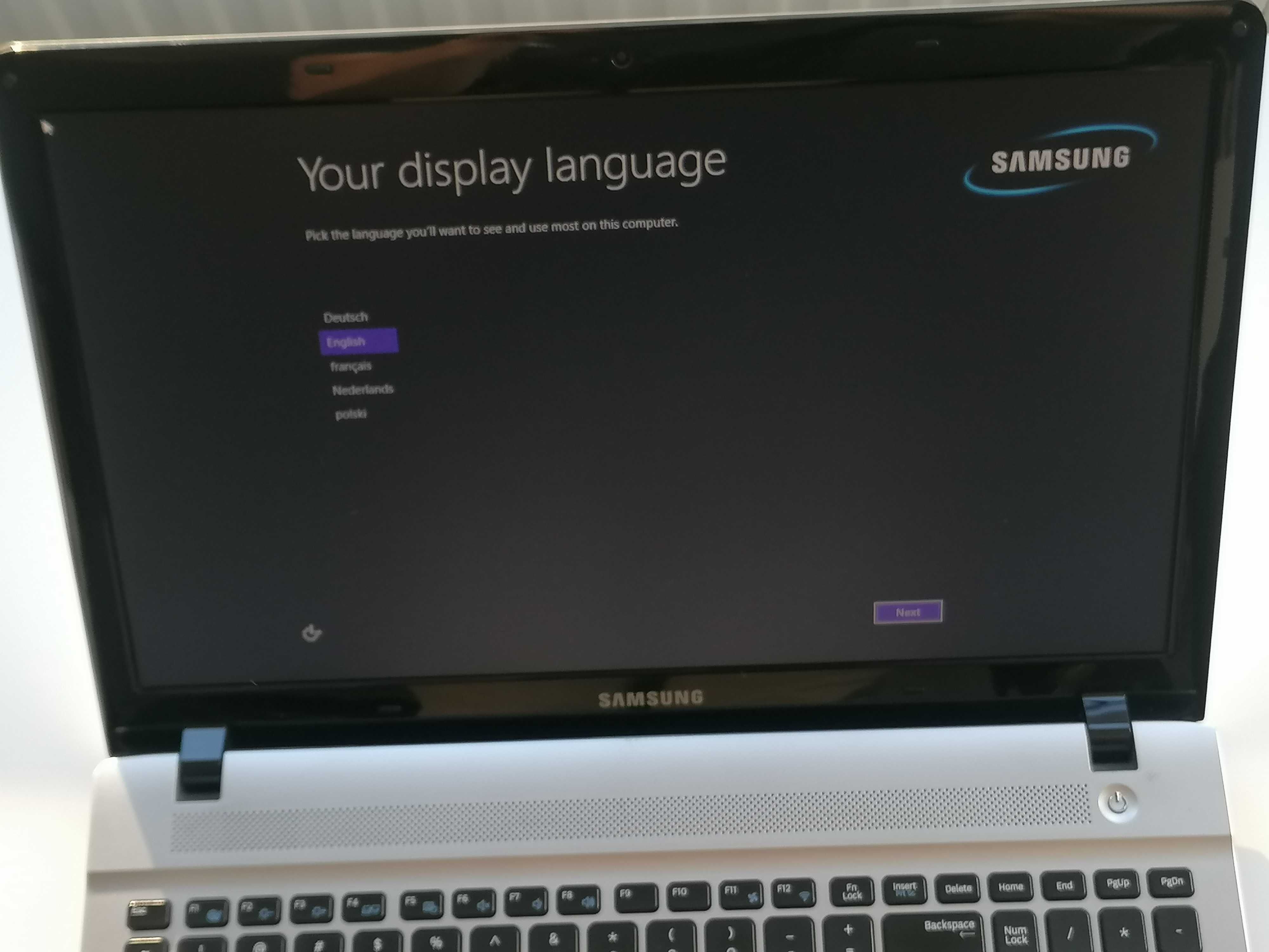 Laptop Samsung 300E5E-S01PL (i3 3120M/8 GB/HD8750M/500 GB)