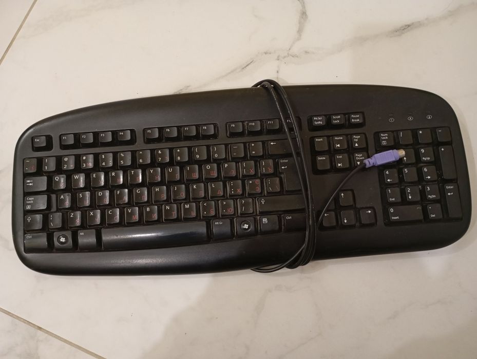Комп'ютерна дротова клавіатура Logitech
