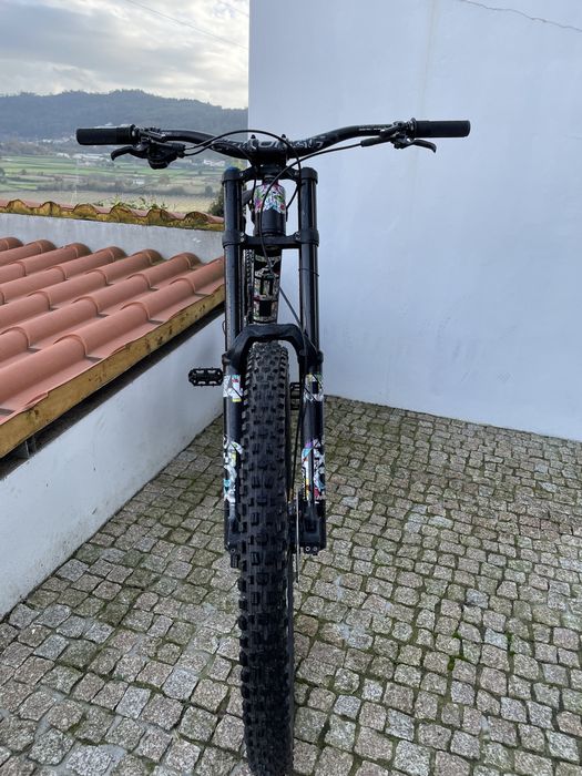 Bicicleta Downhill Saracen Myst 29/29
