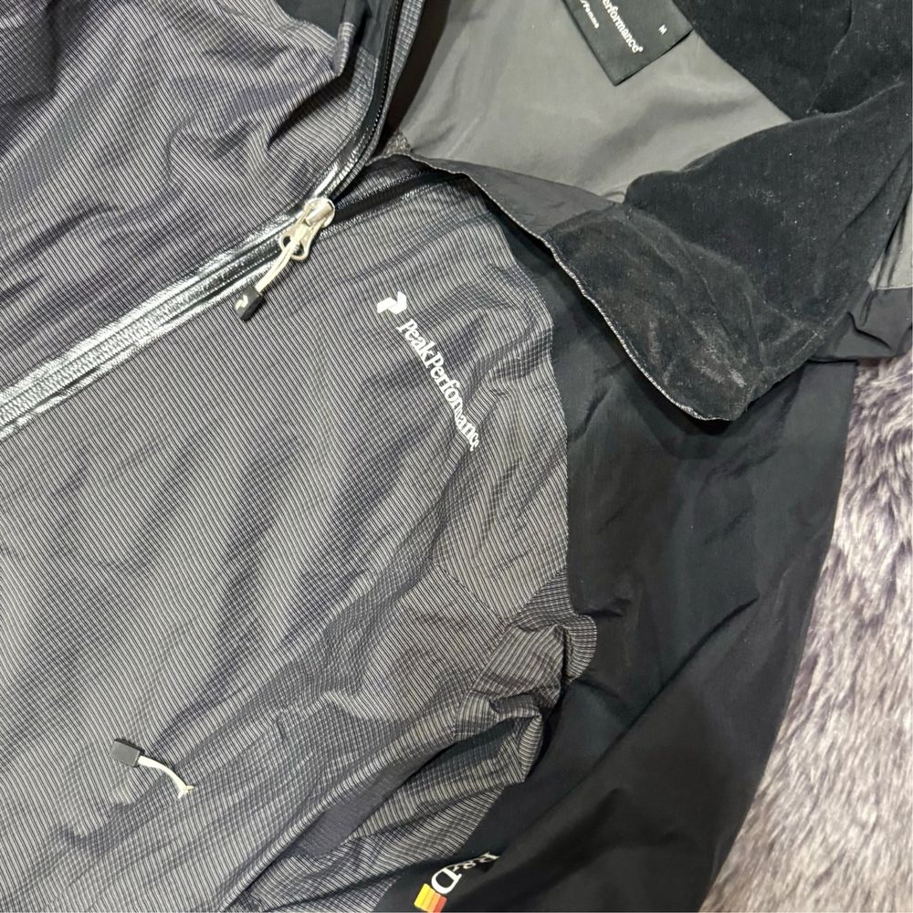 Жіноча куртка Peak Performance Gore Tex М розмір 2129