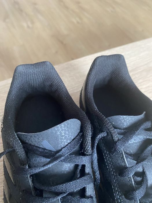 Buty piłkarskie, korki adidas, 35r
