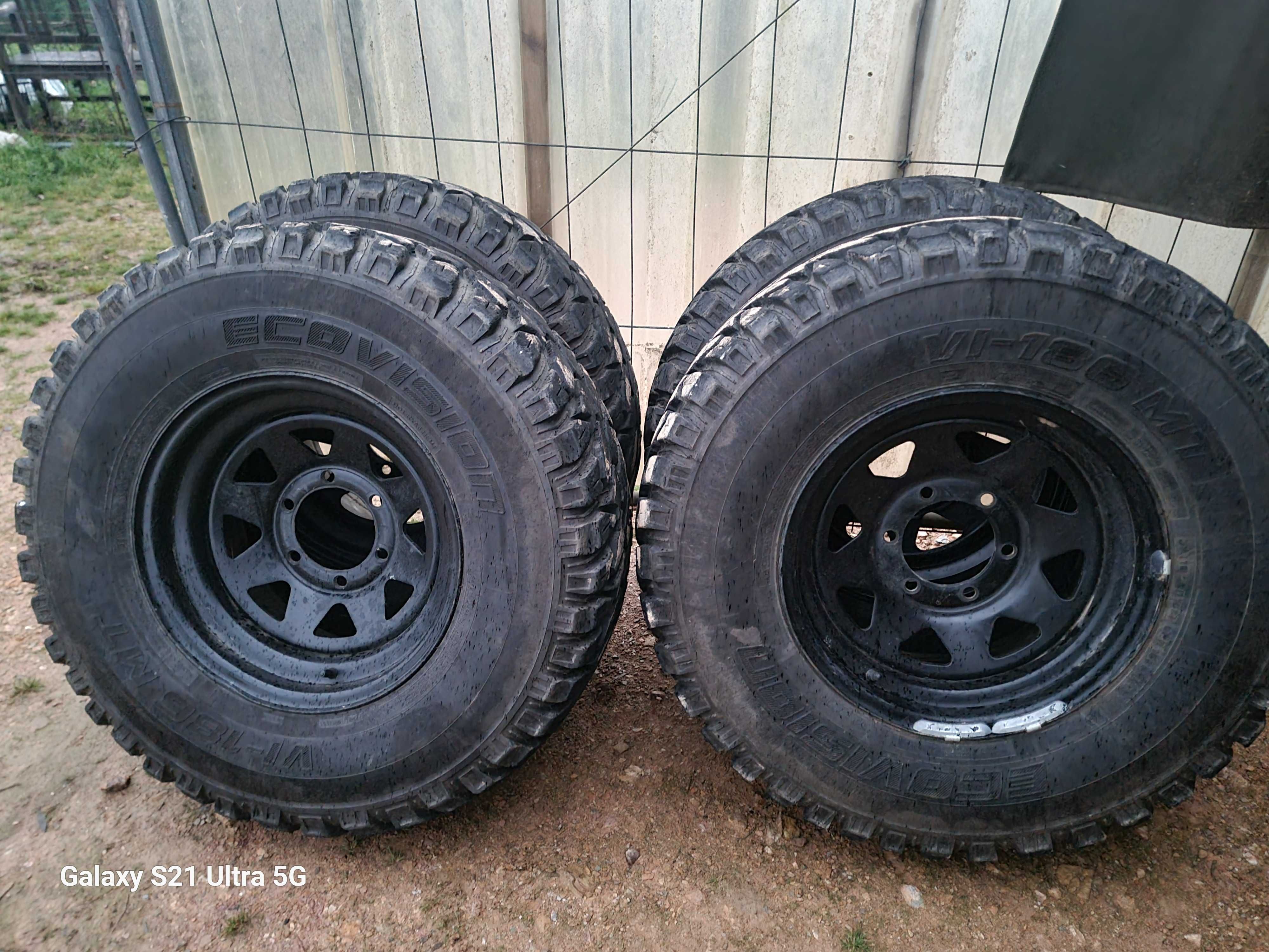 Jantes 6x139.7 com pneus
