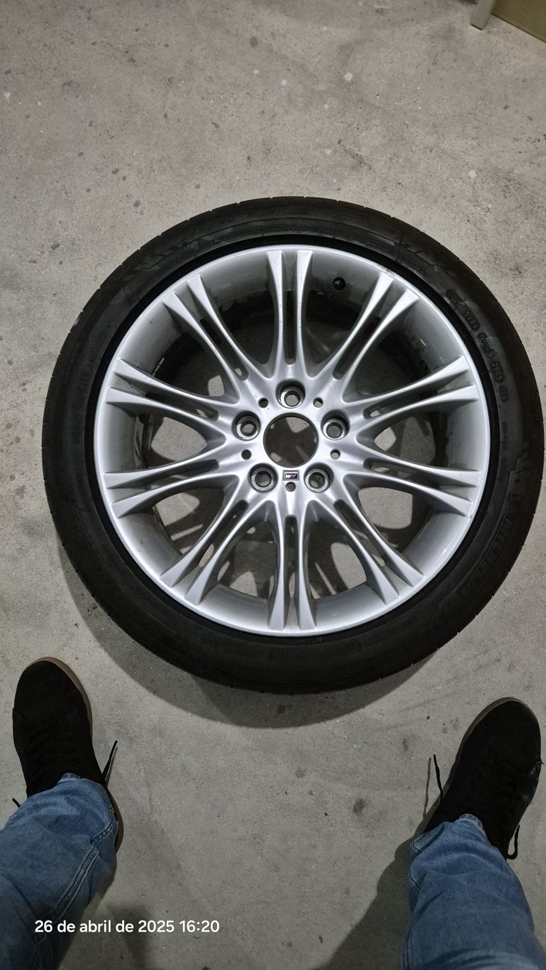 Jante 18 BMW pack M com pneu
