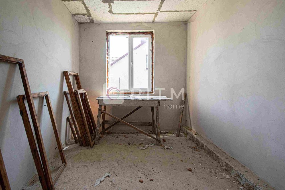 Будинок 200 м2  за вул. Топольна (м. Бережани)