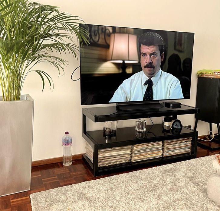 Mesa para TV em otimo estado