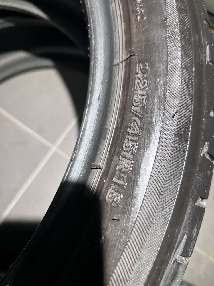 Opony 2x  Bridgestone Potenza 225/45/18