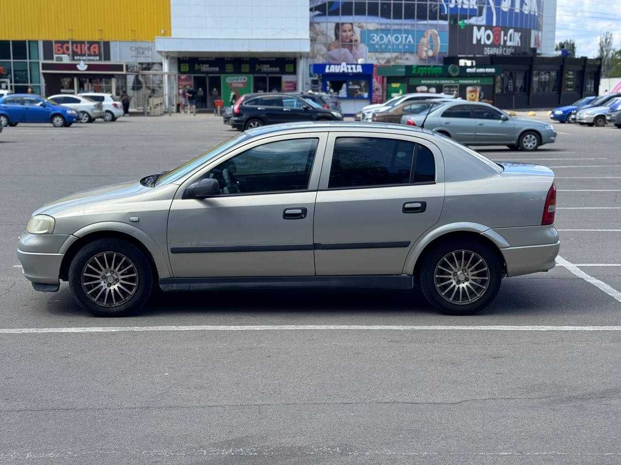 Opel Astra 2008 1.6 Мкпп.