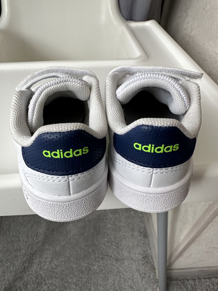 Adidas кросівки оригінал Н О В І     р.23 (14 см)