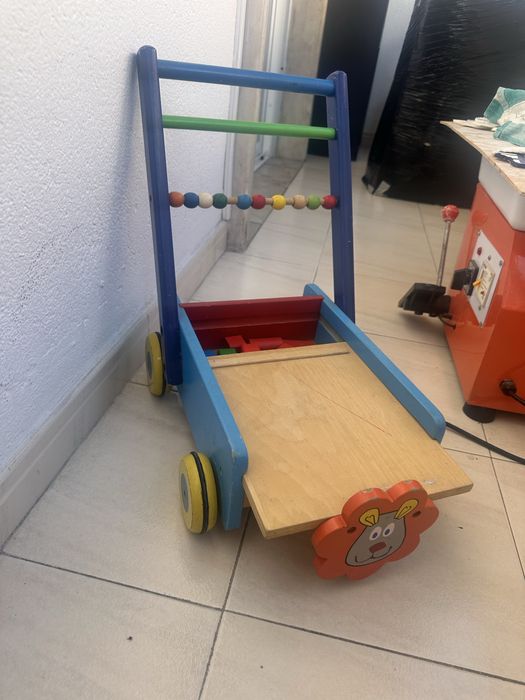 Andador bebe de madeira