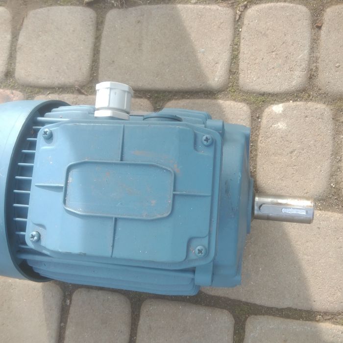 Двигун 1,5 кв 1500 об.з Італії