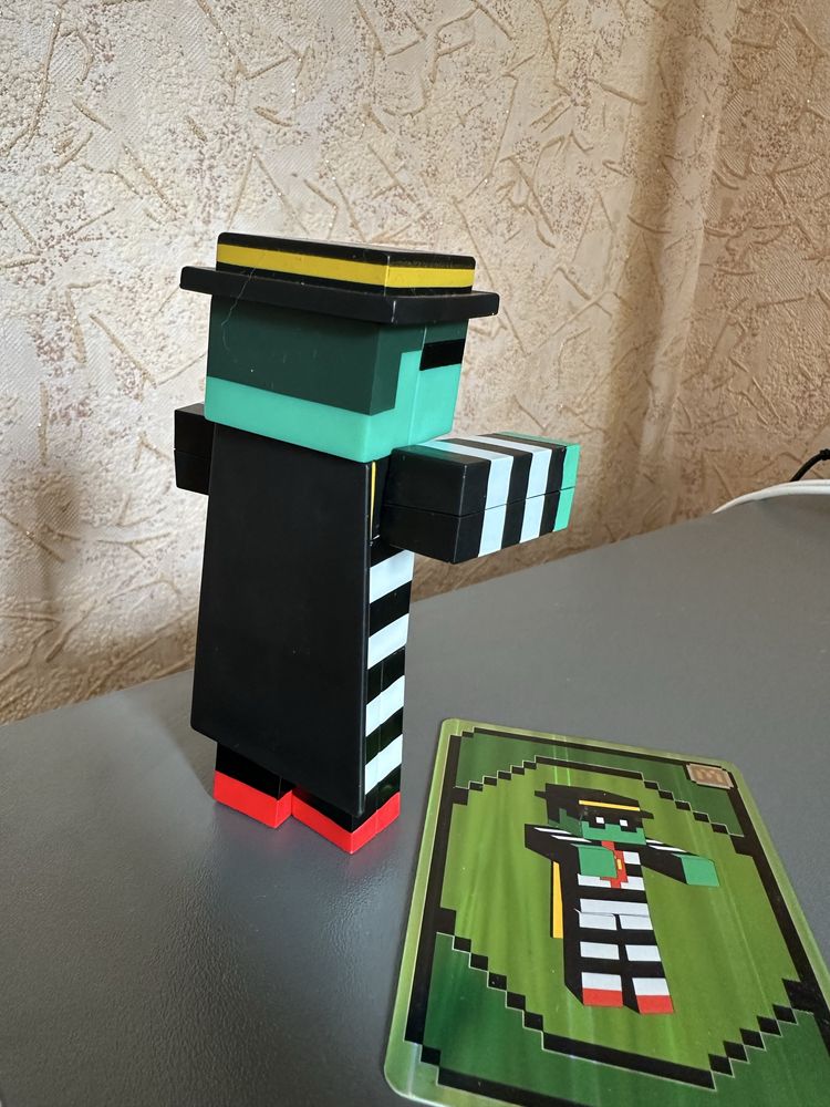 фігурка minecraft x mcdonald’s