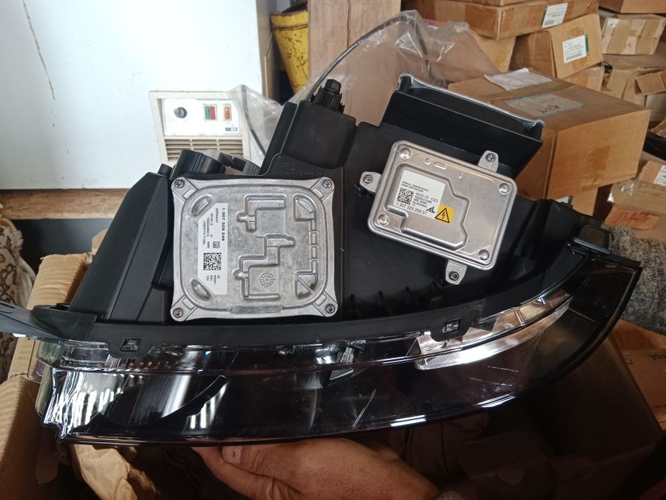 Farol Jaguar Novo LR028476