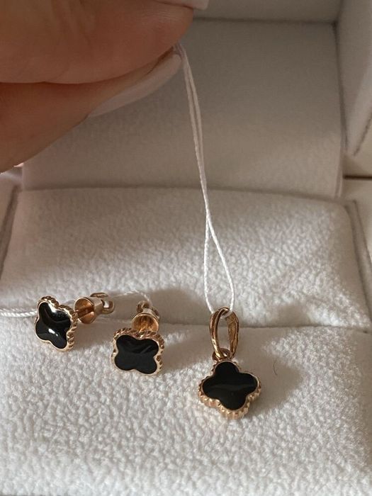 Золотые серьги  585 пробы