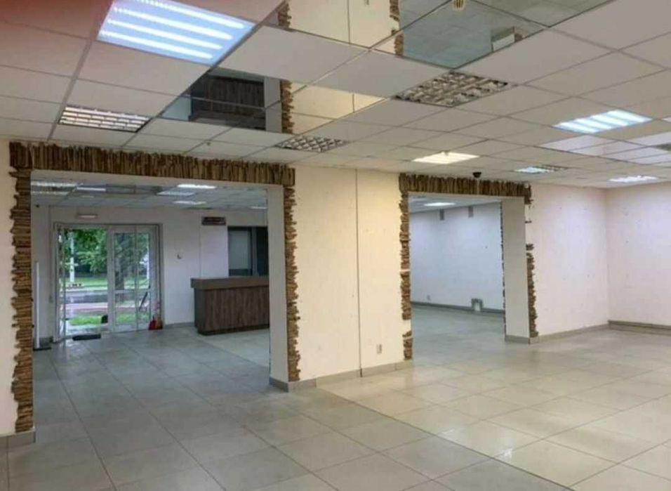 Продам Торгове примiщення пр.Л.Лукьяненка 41
