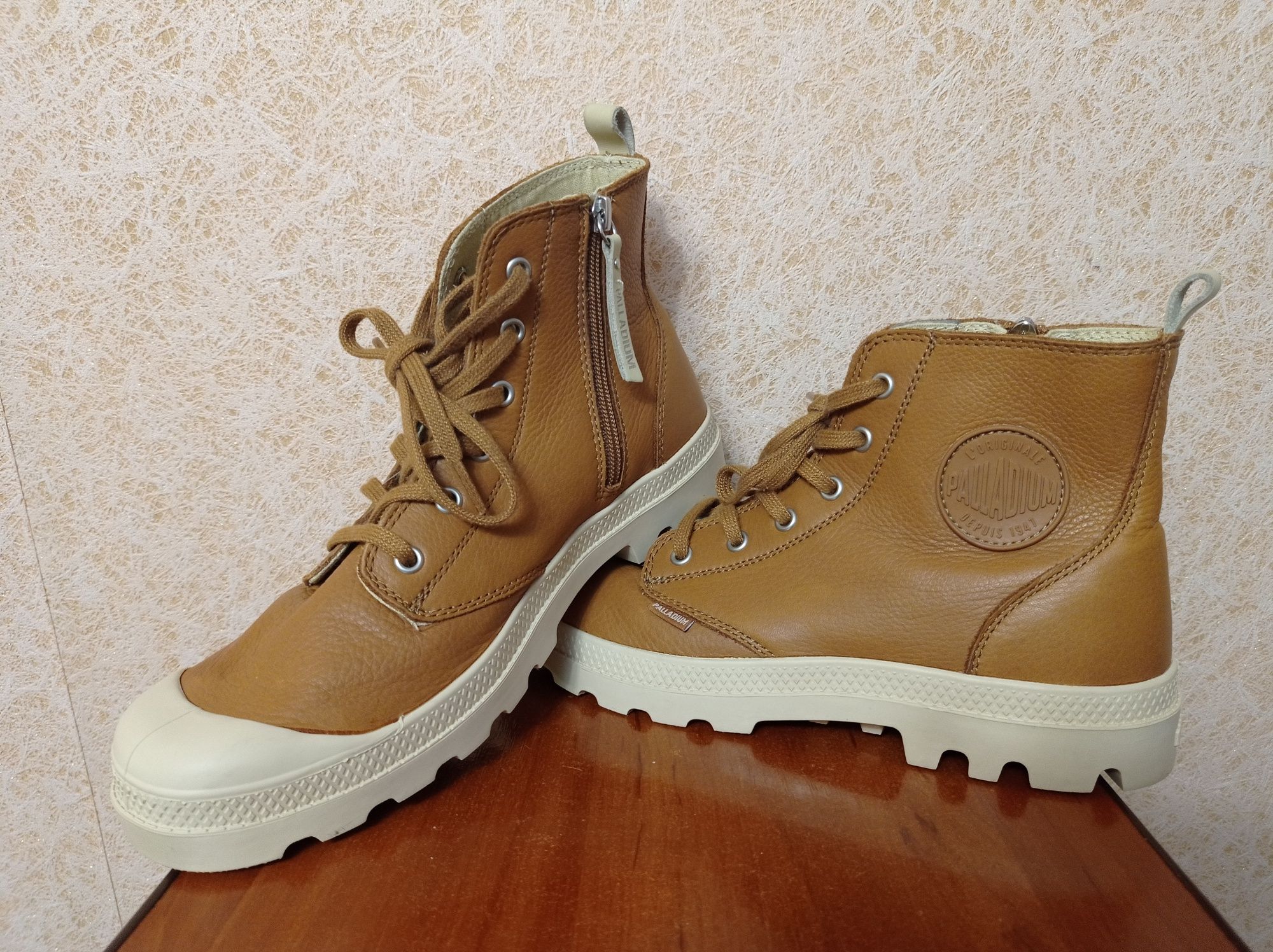 (р.42) Шкіряний кеди Palladium Pampa Zip Hi Lth черевики